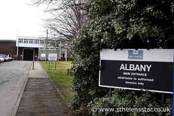 Prison officer jailed over sexual relationship with convicted double murderer - St Helens Star