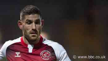 Ched Evans: Preston North End sign striker on loan from Fleetwood