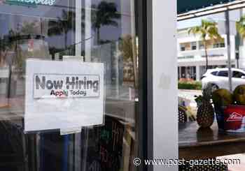U.S. loses 140,000 jobs, first monthly loss since April