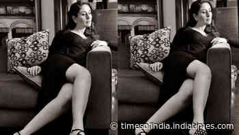 Preggers Kareena Kapoor Khan shares monochrome pic, says ‘she is waiting’