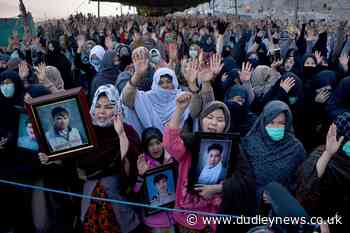 Pakistan's PM urges minority community to bury miners killed by militants - Dudley News