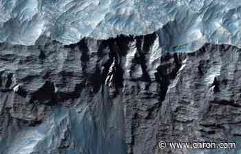 Largest canyon in solar system found on Mars