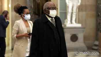 Clyburn: 'There were people taking selfies. Something's wrong here'