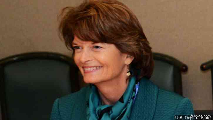 GOP Sen. Murkowski calls for Trump resignation
