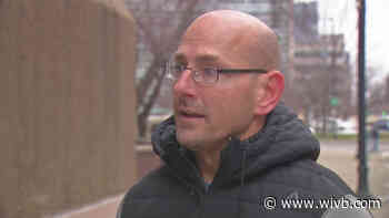 Cheektowaga man initially claiming he didn't take part in U.S. Capitol riot  is seen on video attempting to set media equipment on fire