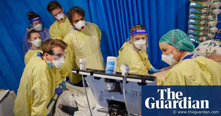 'We're bursting': a day inside a Covid intensive care unit