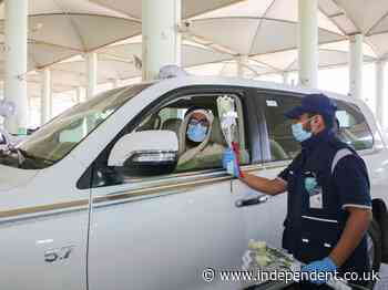 First Qatari vehicles cross into Saudi Arabia after borders reopen