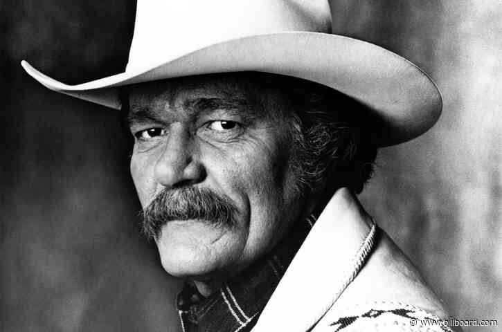 Blake Shelton, Tim McGraw & More Remember Country Icon Ed Bruce