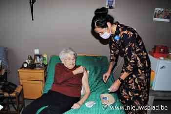 Bewoners en gedeelte van personeel van WZC Sorgvliet krijgen eerste prik tegen COVID-19 - Het Nieuwsblad