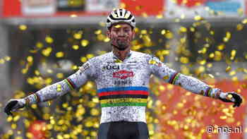 Van der Poel laat Pidcock kansloos in Essen, Vos wint bij rentree - NOS