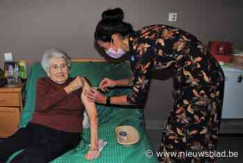 In oktober besmette Simone Fredrickx (91) krijgt als eerste vaccin in wzc Sorgvliet en kijkt alvast uit naar tripje naar de zee