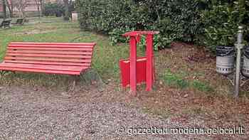 Modena. Un'altra teca dei libri vandalizzata. Questa volta ai Giardini ducali - La Gazzetta di Modena
