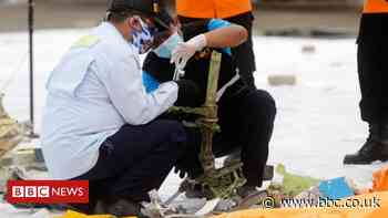 Indonesia Sriwijaya Air Boeing 737 'black boxes' located