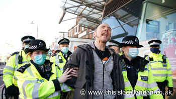 Clapham: 16 arrests at anti-lockdown protest in south London