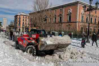 Record snowfall hampers Spain's efforts to distribute vaccine - Dudley News