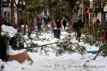 Spain paralysed by snowstorm, sends out vaccine, food convoys - Reuters