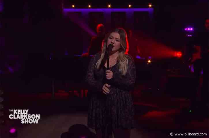 Kelly Clarkson’s Cover of Toni Braxton’s ‘Another Sad Love Song’ Will Give You ’90s Nostalgia Feels