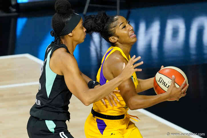 Sparks re-sign popular guard Te’a Cooper