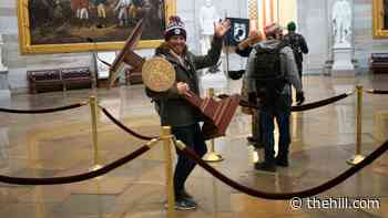 Man seen carrying Pelosi's lectern during Capitol riot released on $25K bail