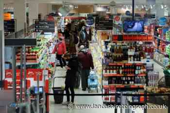 How to stay safe in supermarkets during lockdown