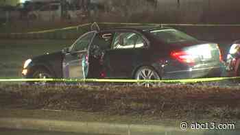 Houston police shoot armed suspect who carjacked woman and child near Hobby Airport, officials say - KTRK-TV