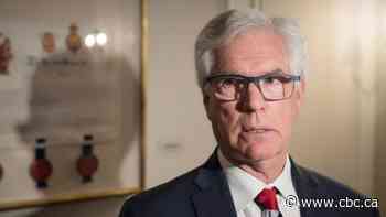 Winnipeg's Jim Carr returns to cabinet as Trudeau shuffles ministers