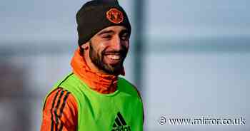 Bruno Fernandes hails Man Utd's unseen "amazing professional" after signing new deal - Mirror Online