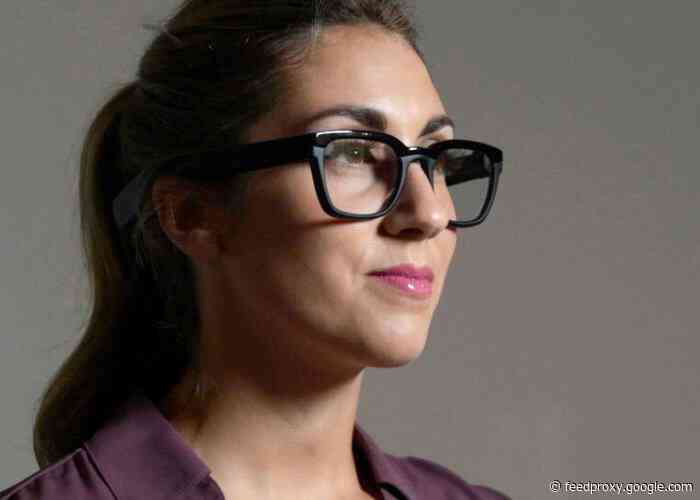 Vuzix microLED smart glasses showcased at CES 2021