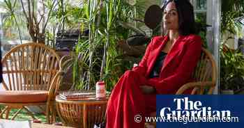 TV tonight: Rosario Dawson swaps her lightsabers for detective drama