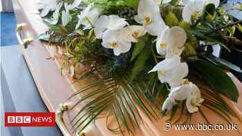 Families 'struggling to pay for funerals'