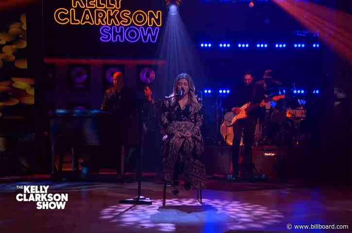 Listen Carefully to the Sound of Kelly Clarkson Covering Fleetwood Mac’s ‘Dreams’