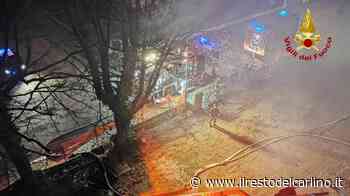 Incendio a Novi di Modena, capannone a fuoco - il Resto del Carlino