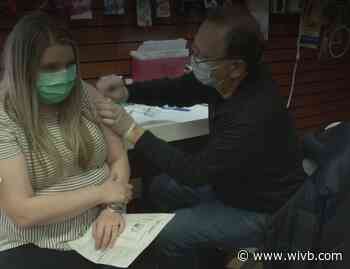 Pharmacy in Williamsville administers their first batch of vaccines