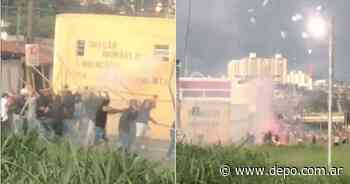 Brutal batalla de los barras de Santos, rival de Boca, contra los de San Pablo - Depo