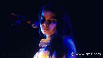 Mazzy Star Singer Hope Sandoval 'Memba Her?!