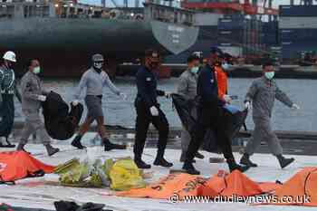 Divers resume sea search for crashed plane's second black box - Dudley News