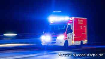 Fußgänger von Auto angefahren und schwer verletzt - Süddeutsche Zeitung