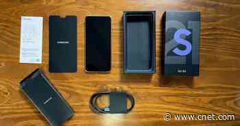 We unbox and go hands-on with the Galaxy S21 and S21 Ultra video     - CNET
