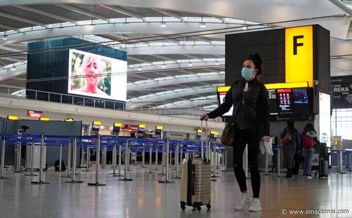 Reino Unido suspende corredores aéreos para evitar cepas importadas de covid-19