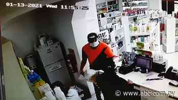 Motochorros asaltan una farmacia en Coronel Oviedo - Nacionales - ABC Color