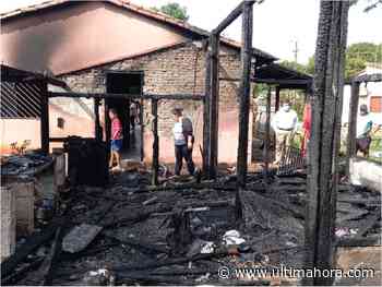 Incendio consume parte de vivienda a raíz de cortocircuito en Coronel Oviedo - ÚltimaHora.com