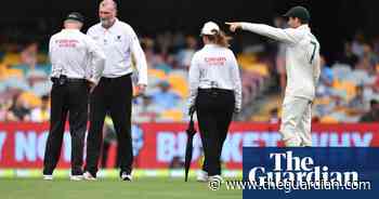 Rain frustrates Australia after bowlers put India under pressure