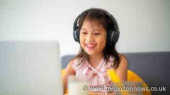 9 ways to keep your children in touch with their friends