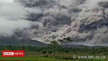 Mount Semeru: Erupting volcano spews ash above Indonesia's Java island