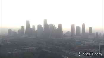 West Texas dirt blows into Houston thanks to high winds, bringing dusty and hazy conditions - KTRK-TV