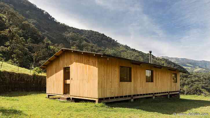 Casa Ocal is a eucalyptus-wood house in the Ecuadorian mountains