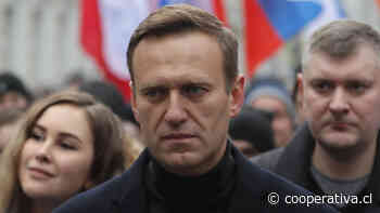 Opositor ruso Alexéi Navalni fue detenido al llegar a Moscú
