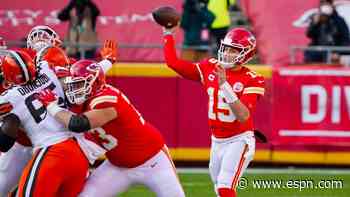 Patrick Mahomes leads Chiefs on methodical opening drive for a 1-yard touchdown run