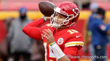 Patrick Mahomes exits Browns-Chiefs playoff game to get evaluated for concussion