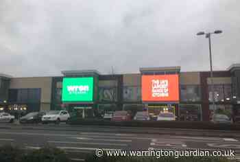 Anger over Wren Kitchens flashing signs as concerns continue